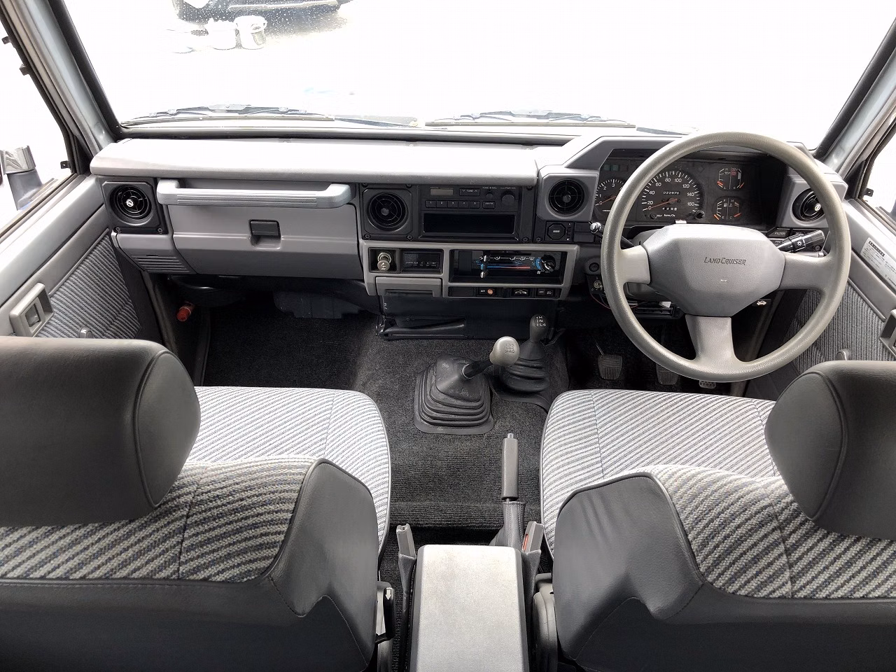 TOYOTA LAND CRUISER