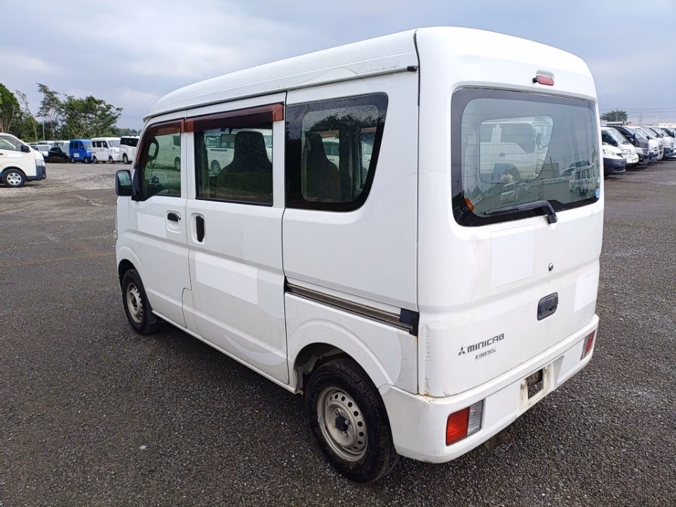 MITSUBISHI MINICAB