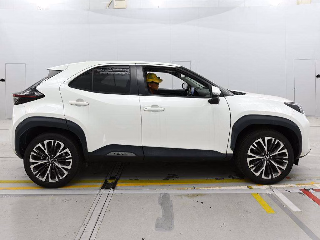 TOYOTA YARIS CROSS