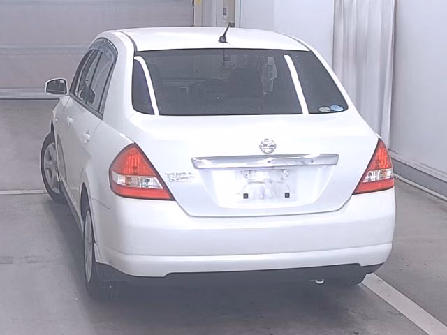 NISSAN TIIDA LATIO