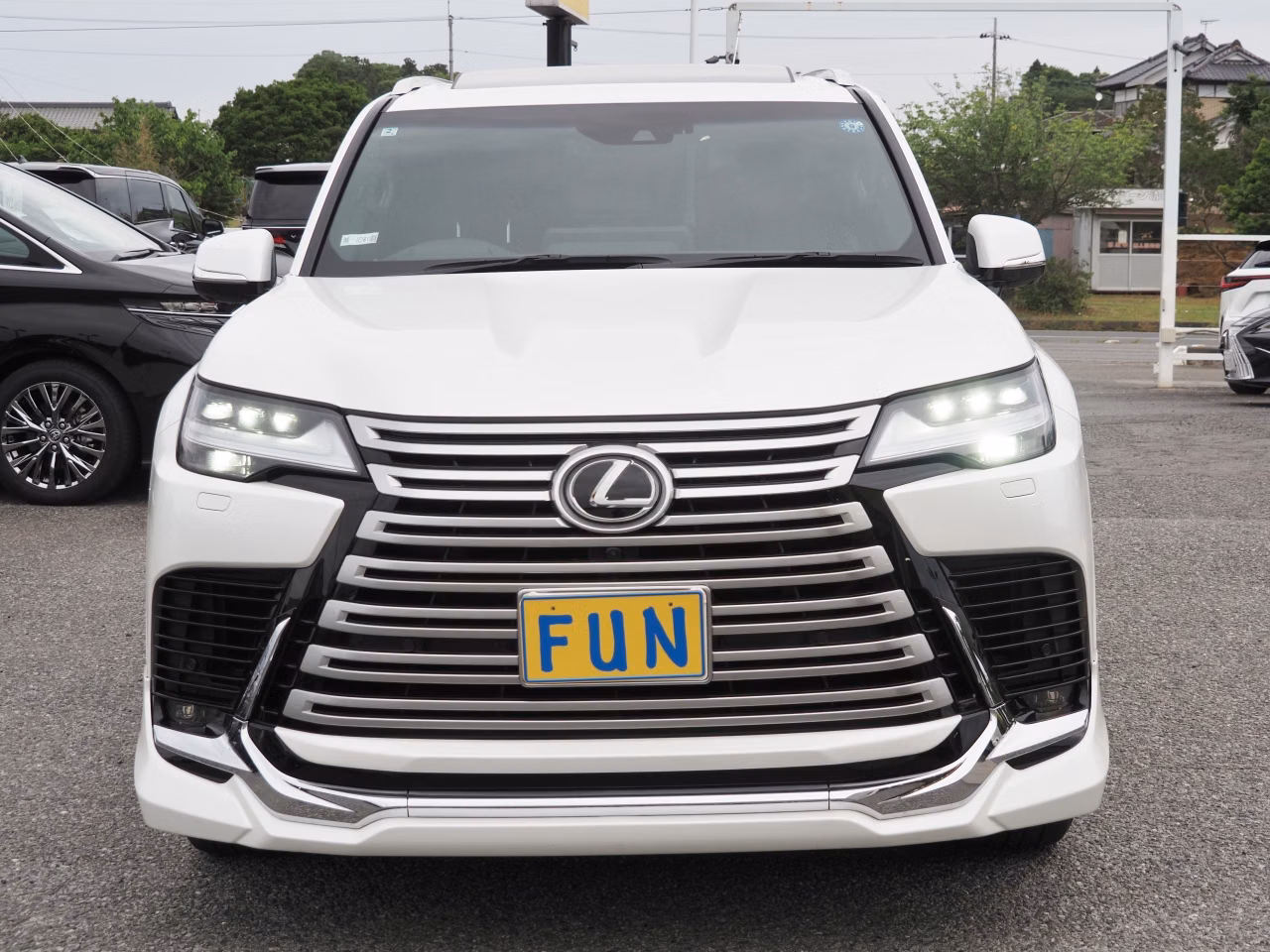 LEXUS LX600