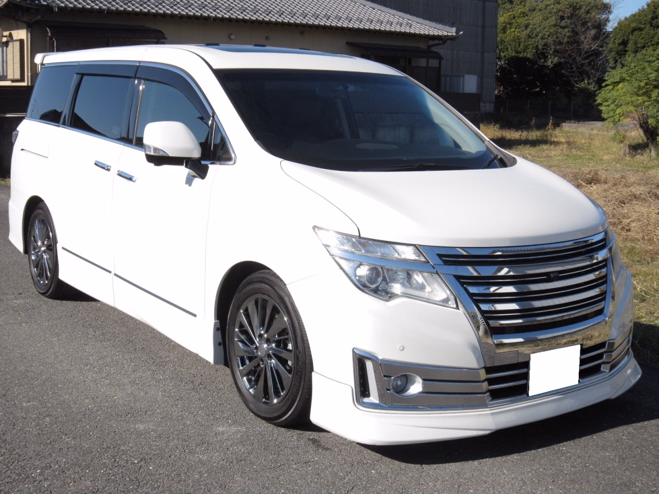 NISSAN ELGRAND