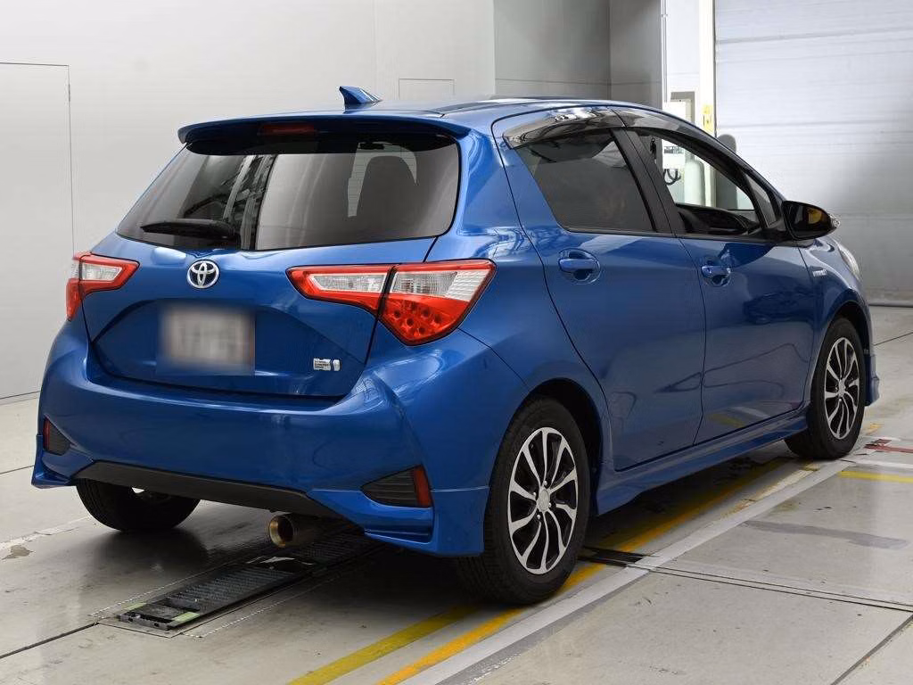 TOYOTA VITZ