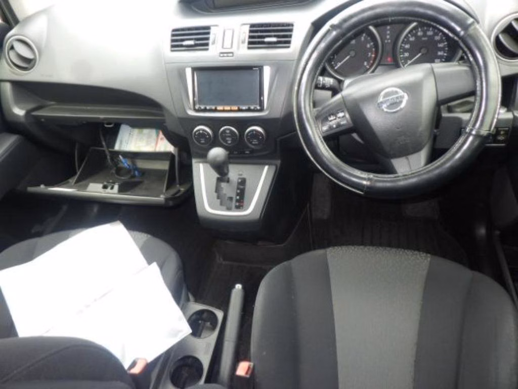 NISSAN LAFESTA