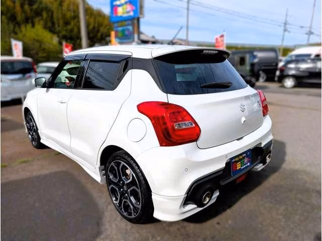 SUZUKI SWIFT
