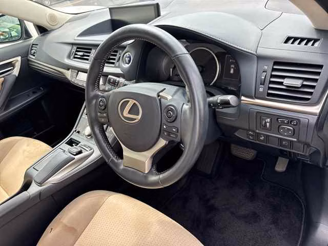 LEXUS CT200H
