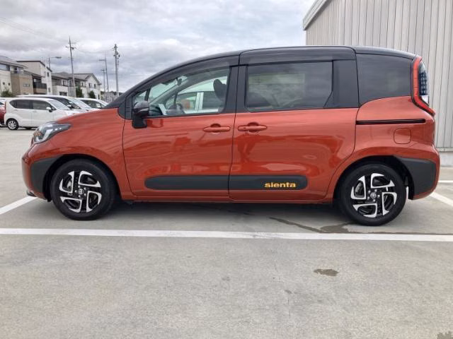 TOYOTA SIENTA