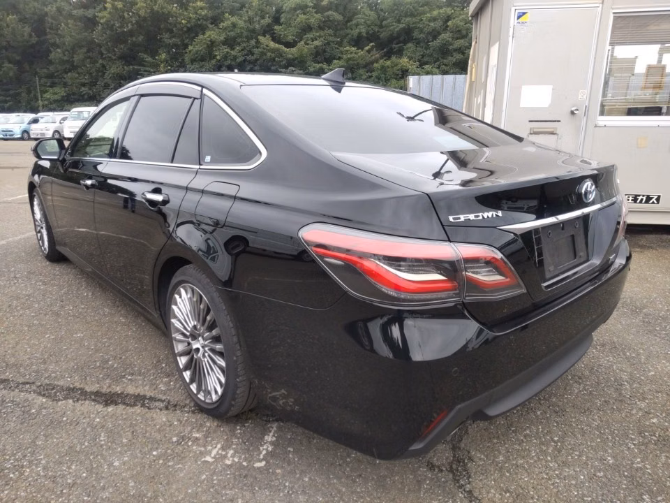 TOYOTA CROWN