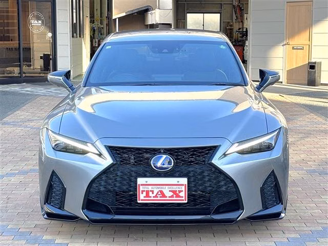 LEXUS IS300H