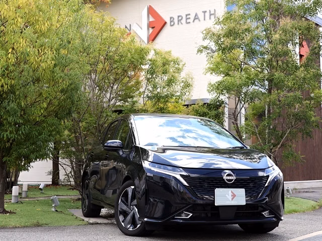 NISSAN AURA