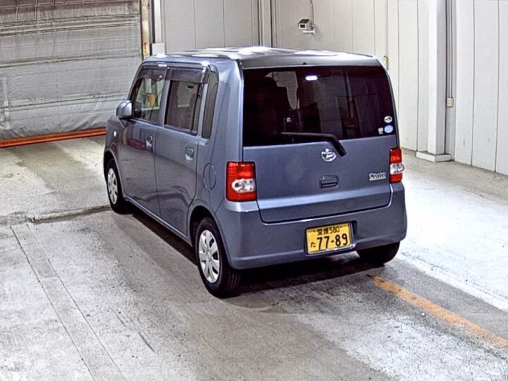 DAIHATSU MOVE CONTE