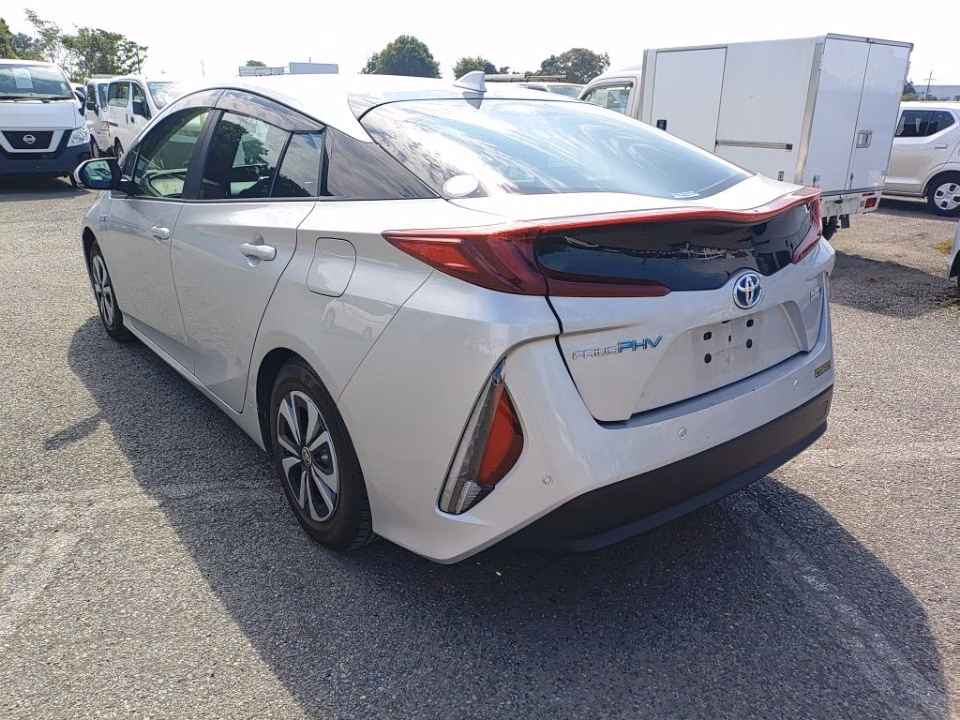 TOYOTA PRIUS PHV