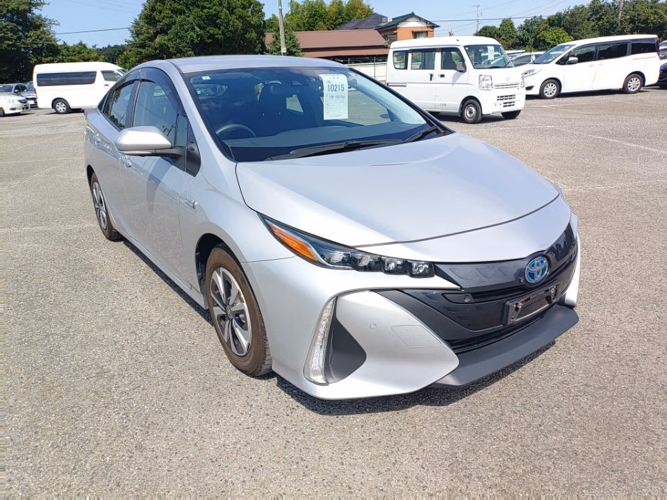 TOYOTA PRIUS PHV