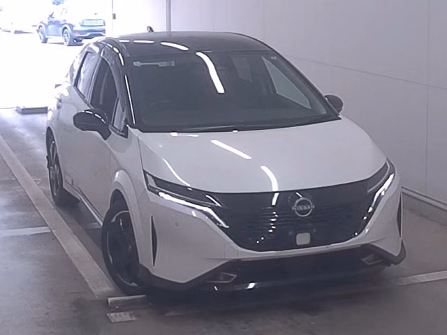 NISSAN AURA