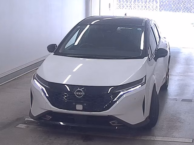 NISSAN AURA