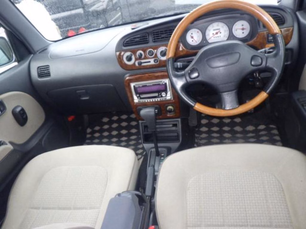 DAIHATSU MIRA GINO