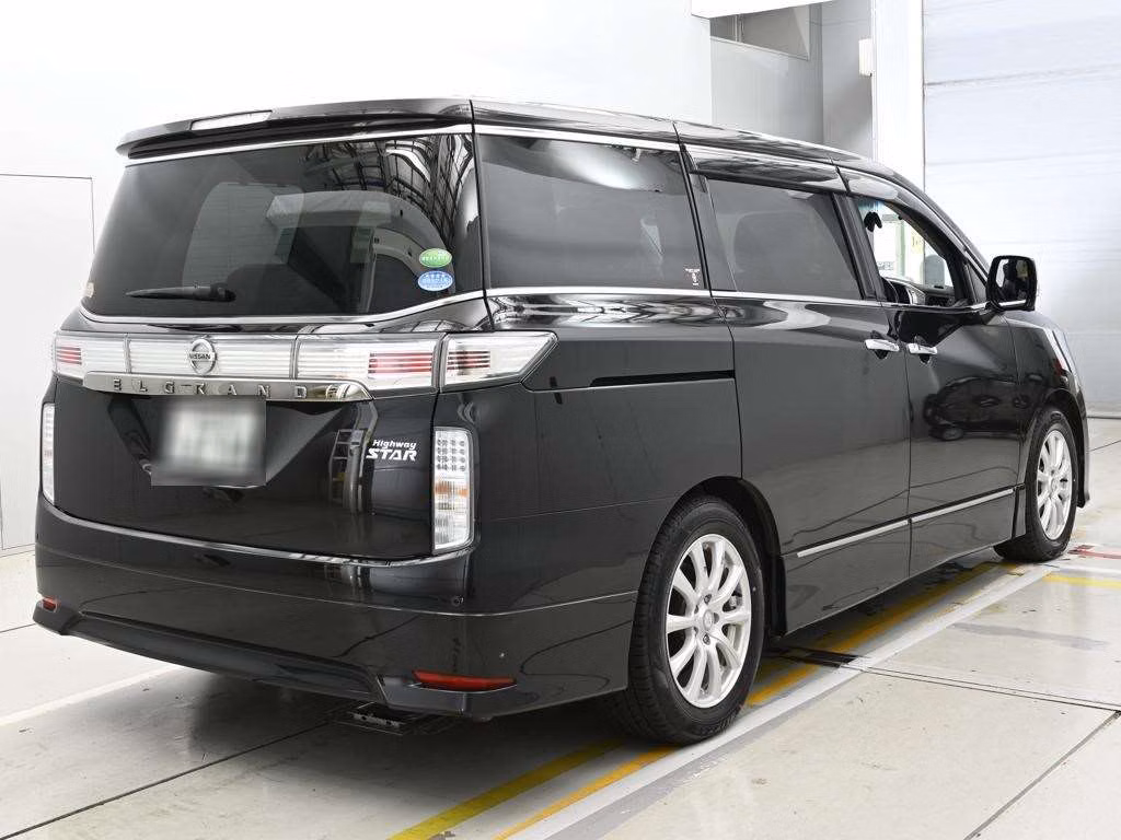 NISSAN ELGRAND