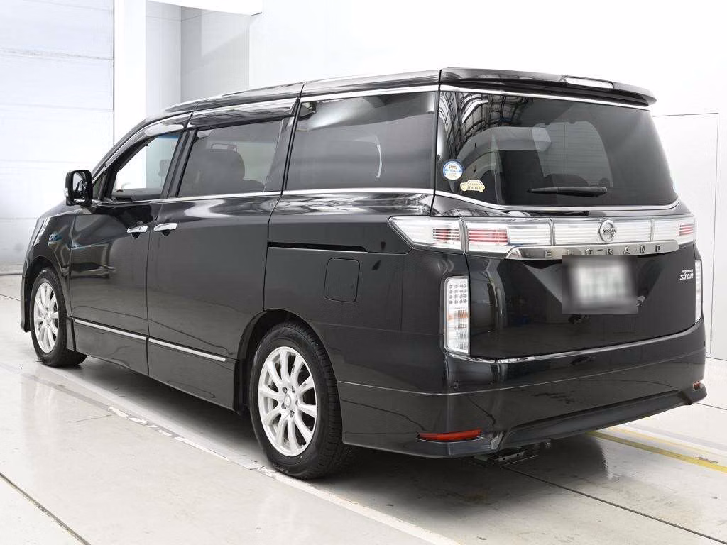 NISSAN ELGRAND