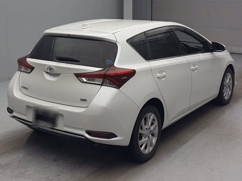 TOYOTA AURIS