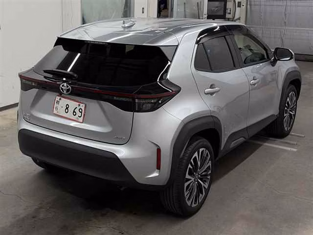 TOYOTA YARIS CROSS