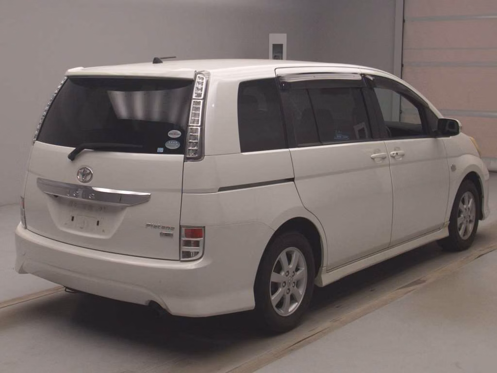 TOYOTA ISIS