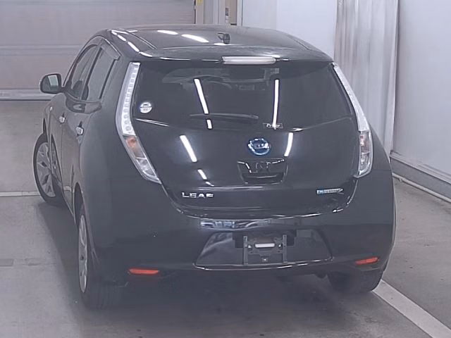 NISSAN LEAF
