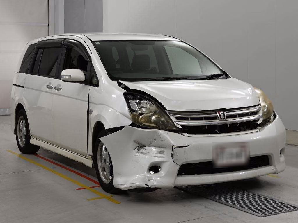TOYOTA ISIS