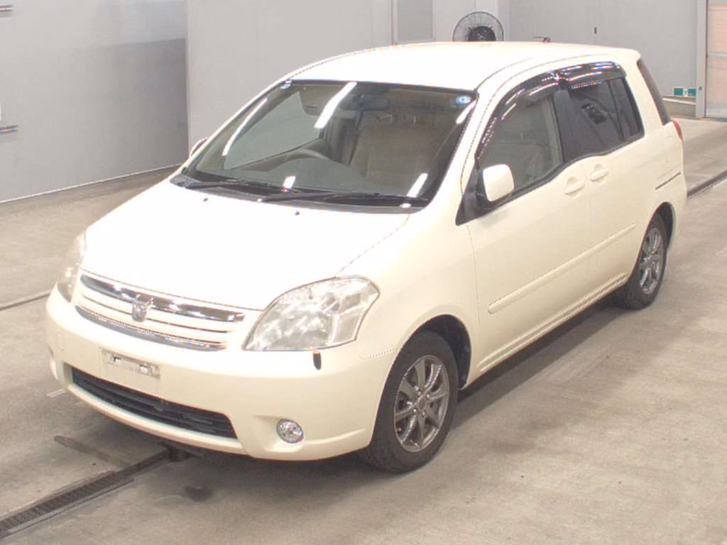 TOYOTA RAUM