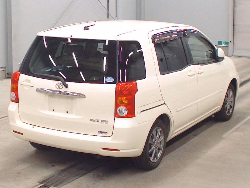 TOYOTA RAUM