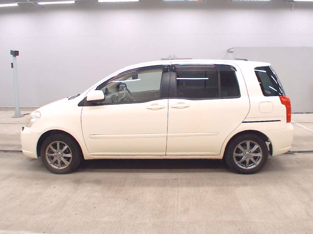 TOYOTA RAUM