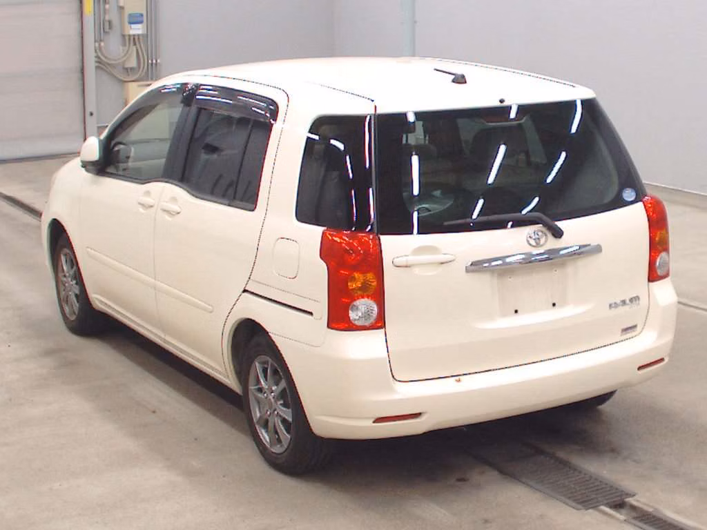 TOYOTA RAUM
