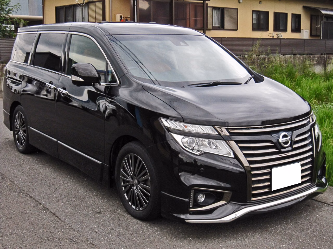 NISSAN ELGRAND