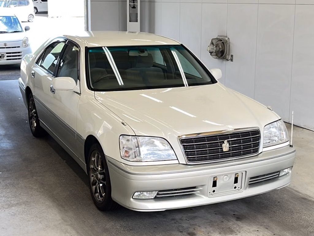TOYOTA CROWN