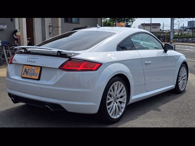 AUDI TT