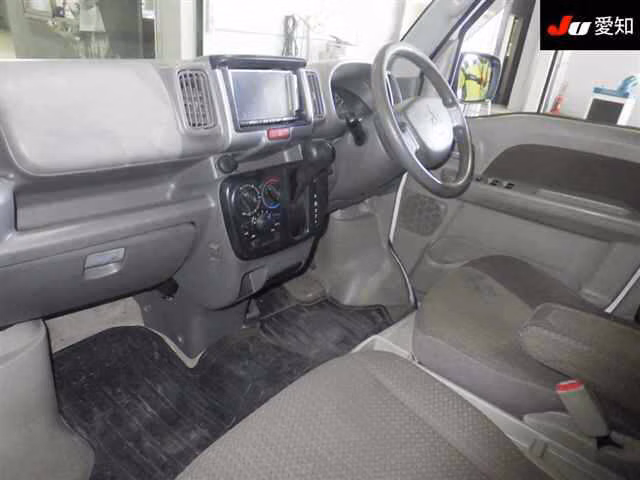 MITSUBISHI MINICAB