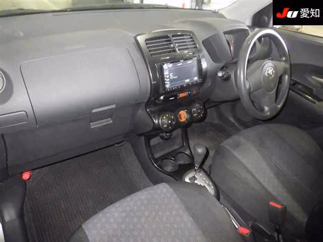 TOYOTA IST