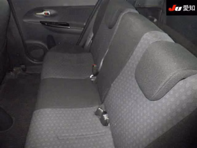 TOYOTA IST