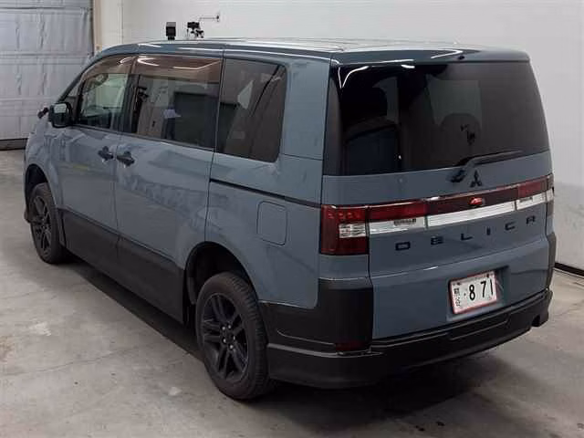 MITSUBISHI DELICA D:5