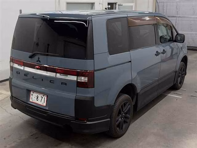 MITSUBISHI DELICA D:5