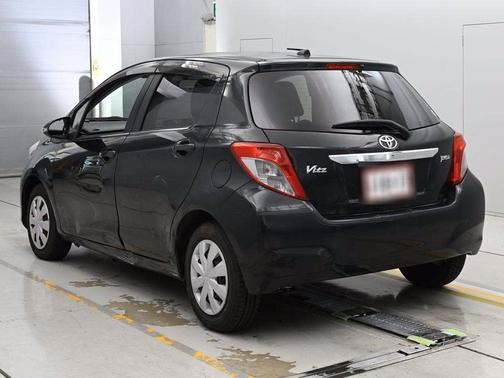 TOYOTA VITZ