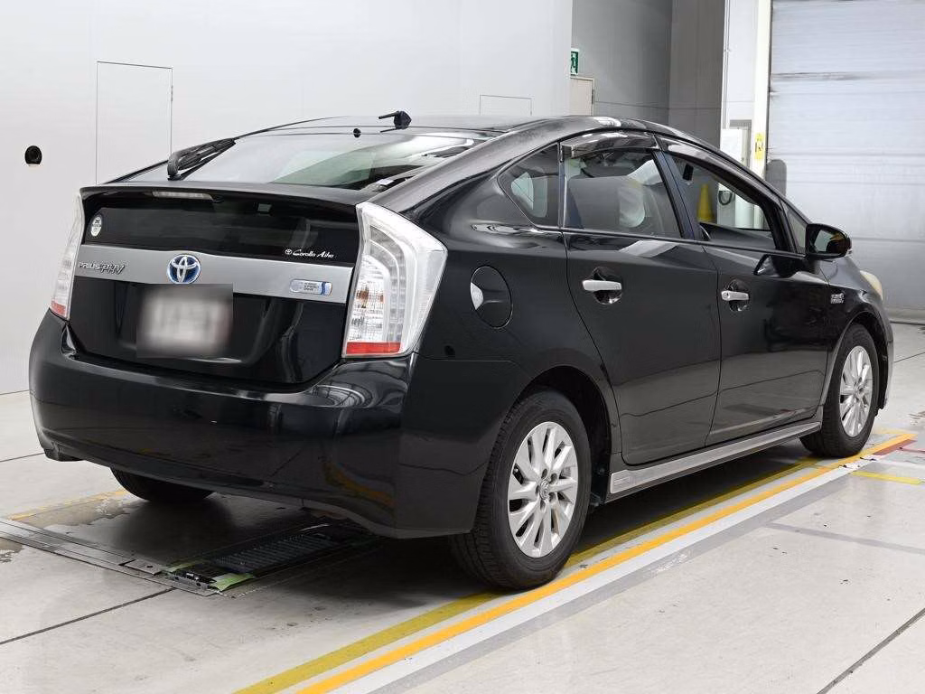 TOYOTA PRIUS PHV