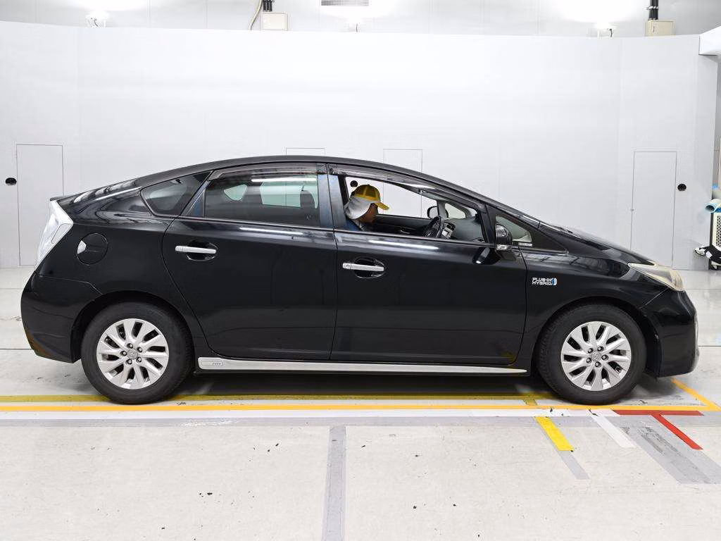 TOYOTA PRIUS PHV