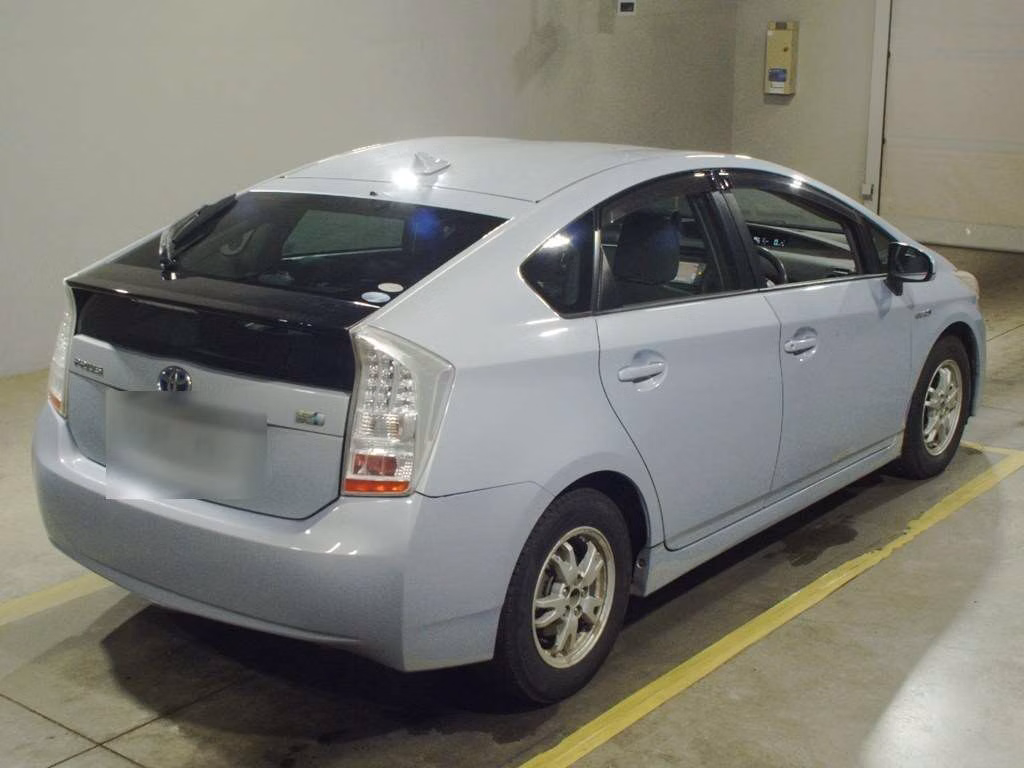 TOYOTA PRIUS