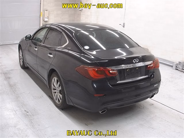 NISSAN FUGA