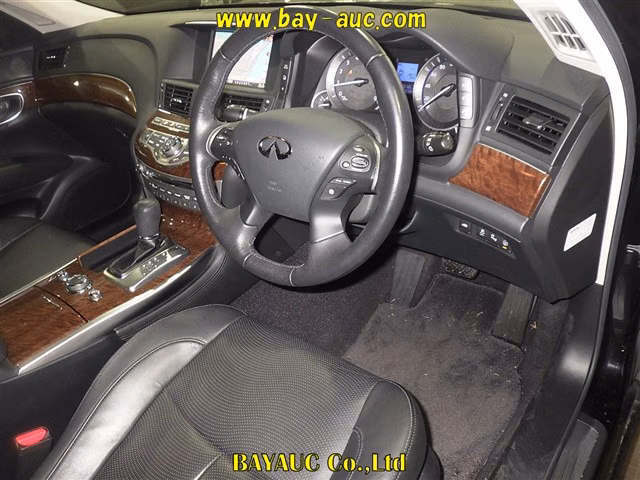 NISSAN FUGA