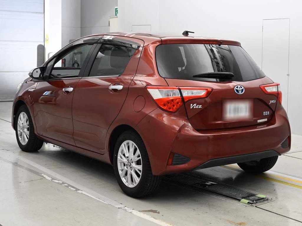 TOYOTA VITZ