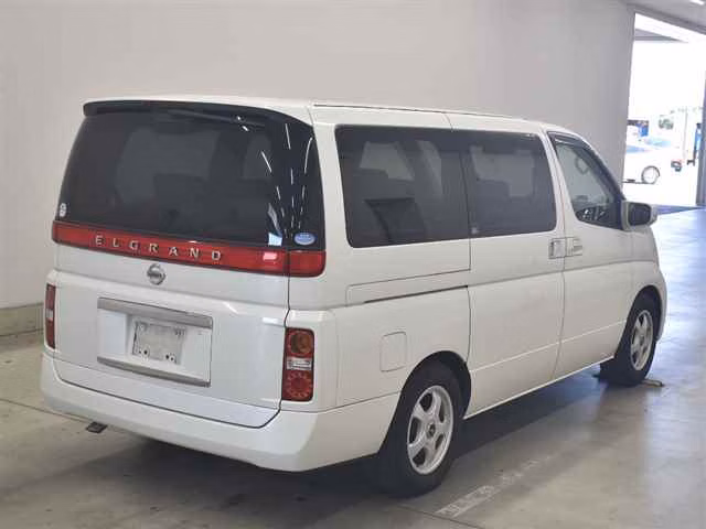 NISSAN ELGRAND