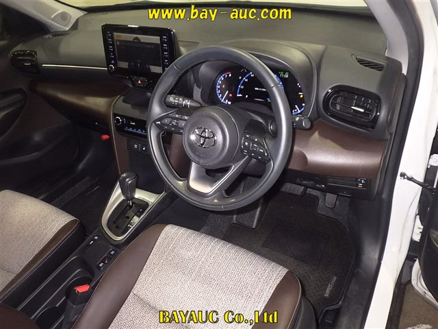 TOYOTA YARIS CROSS