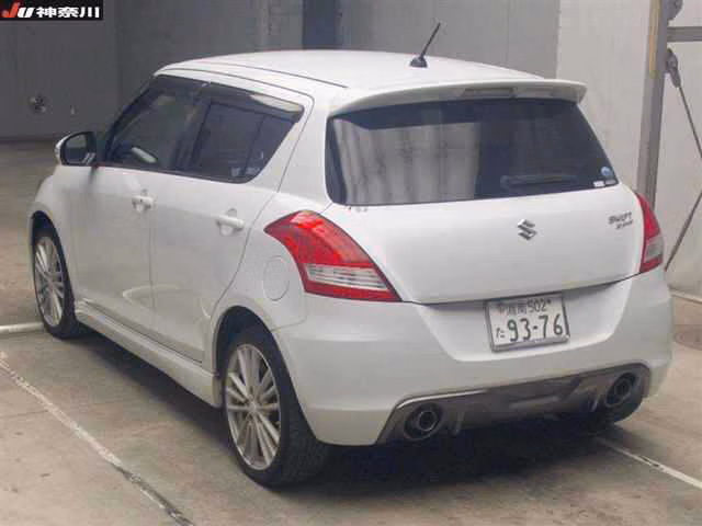 SUZUKI SWIFT