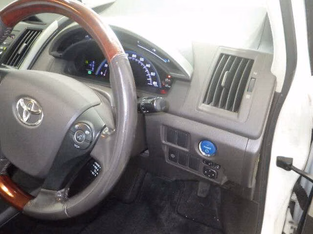 TOYOTA SAI